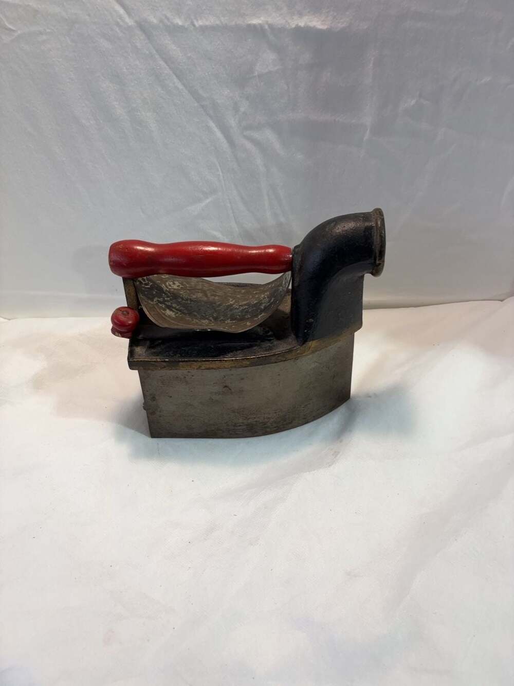 Vintage Shing Hop Foundry Factory No. 30 Charcoal Sad Iron